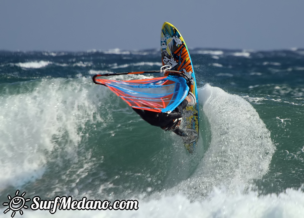 Windsurfing and kitesurfing at El Cabezo in El Medano Tenerife