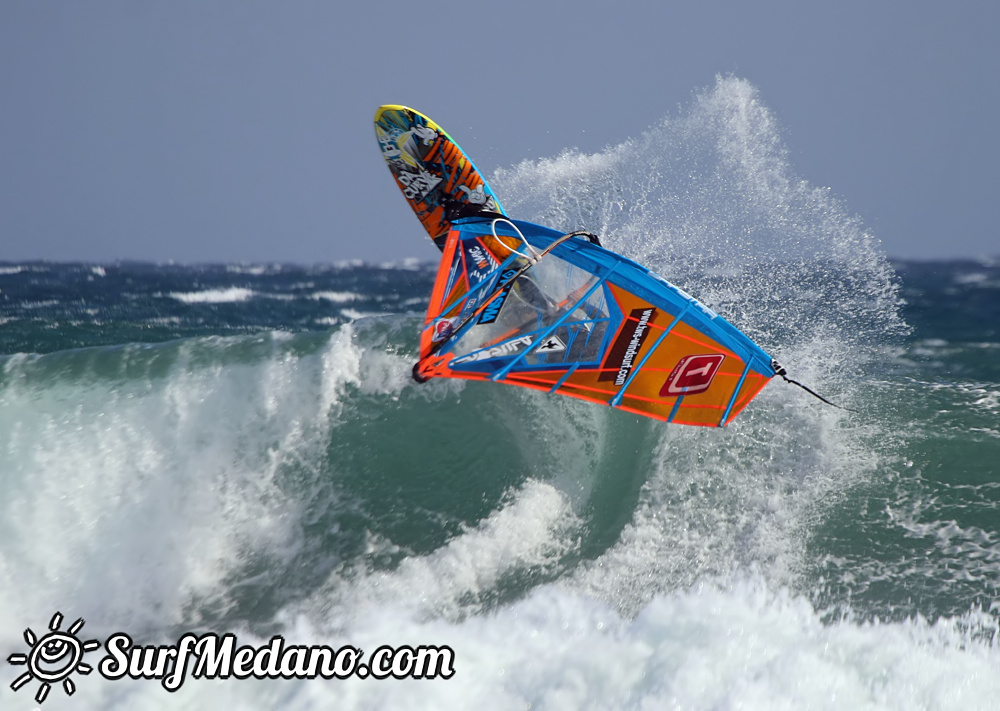 Windsurfing and kitesurfing at El Cabezo in El Medano Tenerife