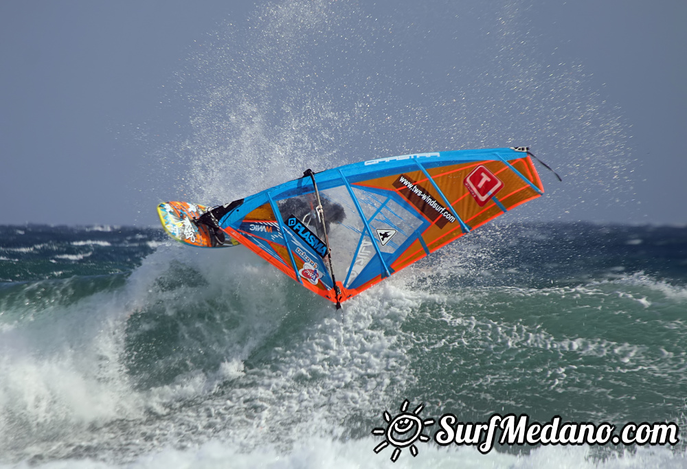 Windsurfing and kitesurfing at El Cabezo in El Medano Tenerife