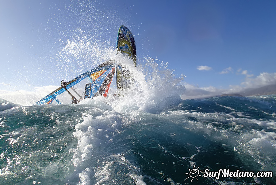 Windsurfing and kitesurfing at El Cabezo in El Medano Tenerife