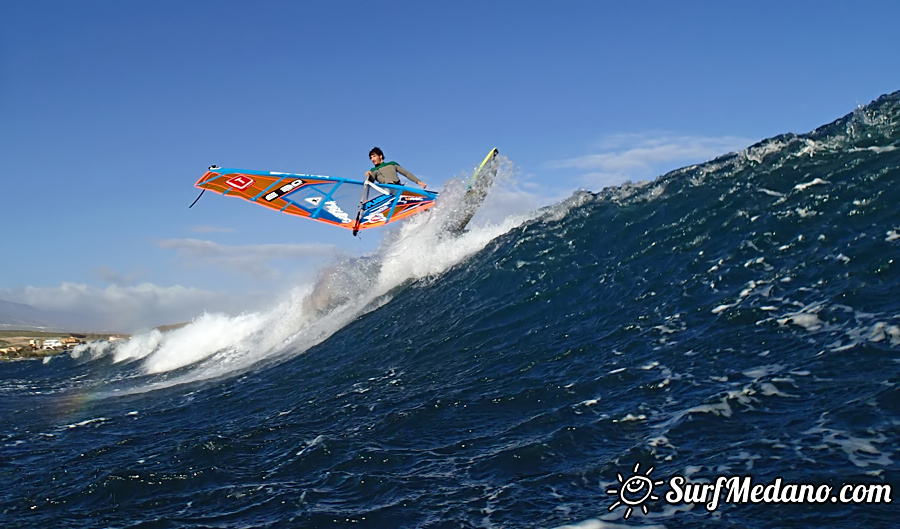 Windsurfing and kitesurfing at El Cabezo in El Medano Tenerife