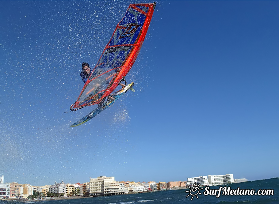 Freestyle at Playa Sur in El Medano with Antony Ruenes and Nico Akgazciyan Tenerife