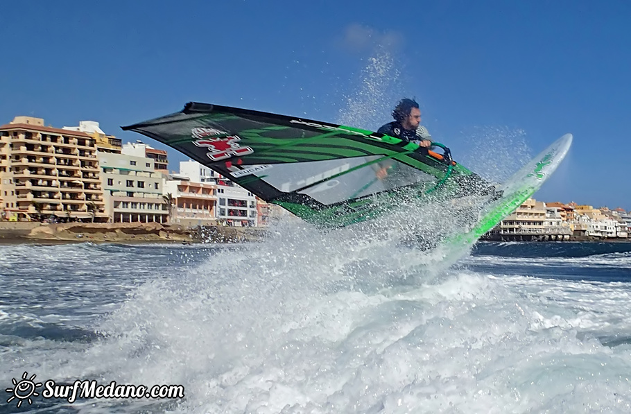 Freestyle at Playa Sur in El Medano with Antony Ruenes and Nico Akgazciyan Tenerife