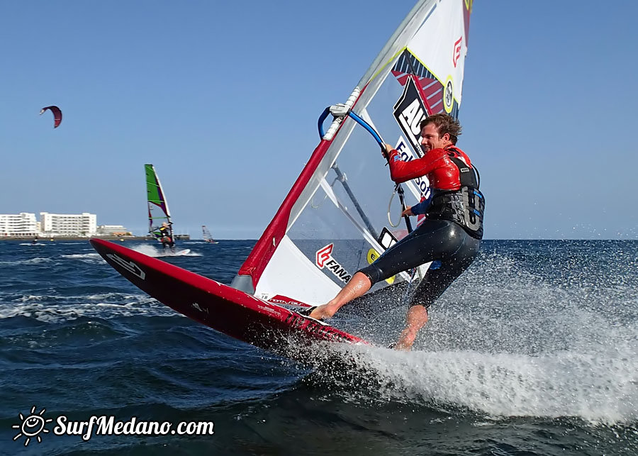 Slalom and kiterace jibe gybe with POINT-7 Andrea Cucchi, Jordy Vonk, Vincent Langer, Pascal Toselli, Christian Justesen, Kasper Juul Larsen, Blazej Blasco and Andrzej Japa Ozog in El Medano 14-02-2014  Tenerife