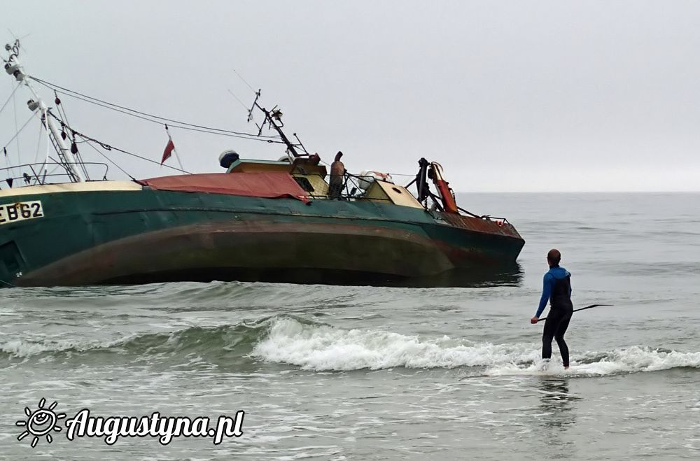 Kuter EB 62 na mielinie i SUP surfing w Jastarni na Pwyspie Helskim