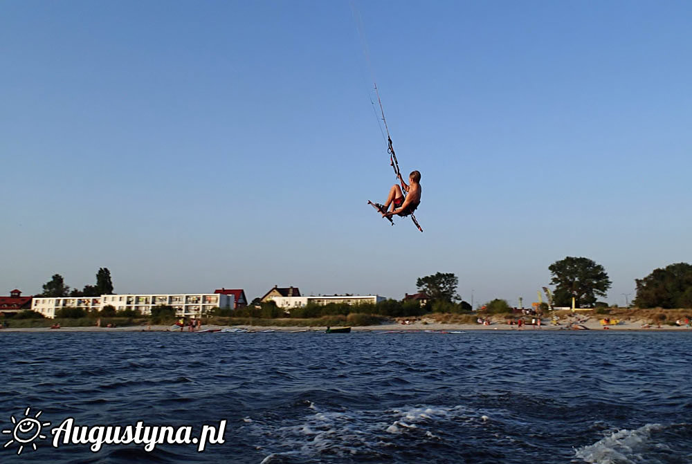 Upalny kite w Jastarni na Pwyspie Helskim