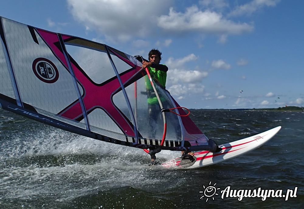 Windsurfing i kitesurfing 14-08-2014 w Jastarni na Pwyspie Helskim