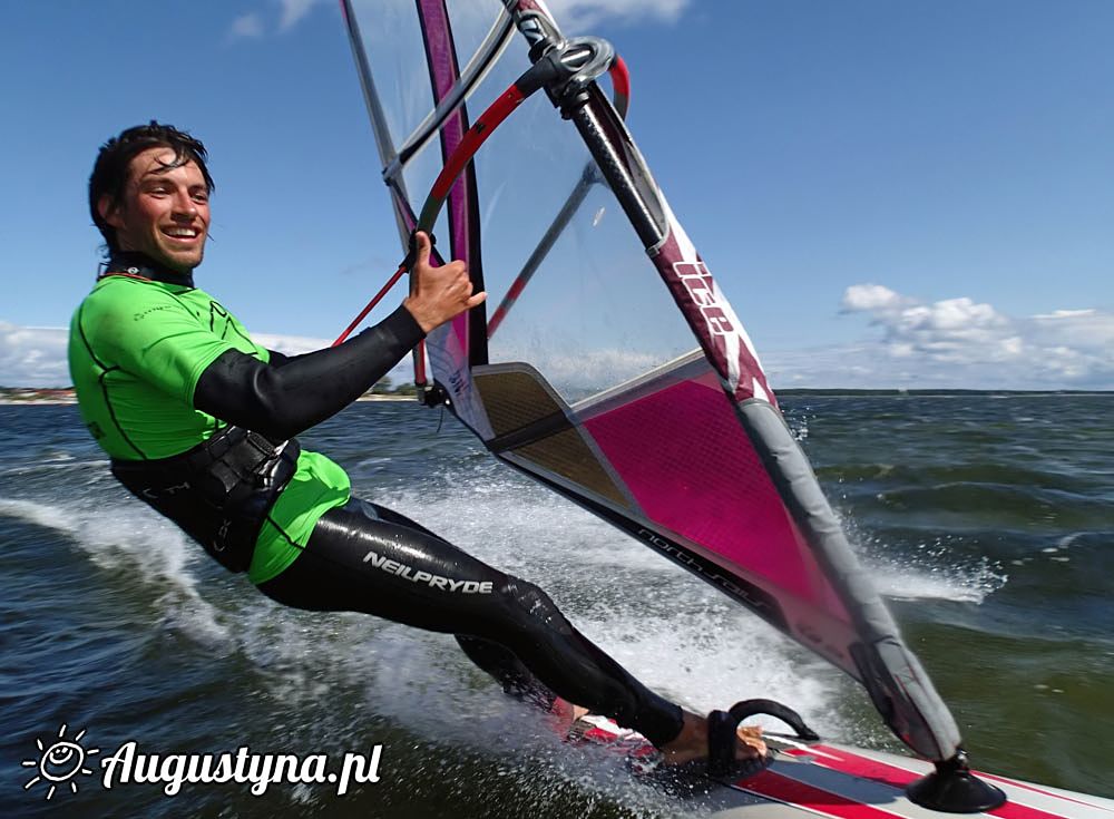 Windsurfing i kitesurfing 14-08-2014 w Jastarni na Pwyspie Helskim