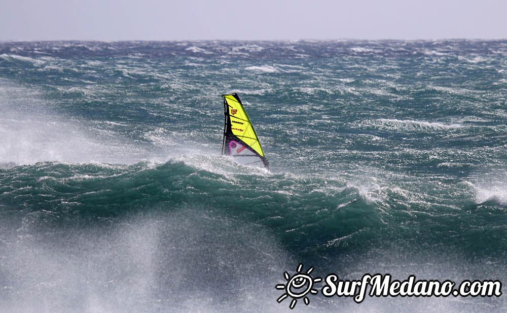 Mast high waves at Los Christianos with Alex Mussolini, Valter Scotto and others