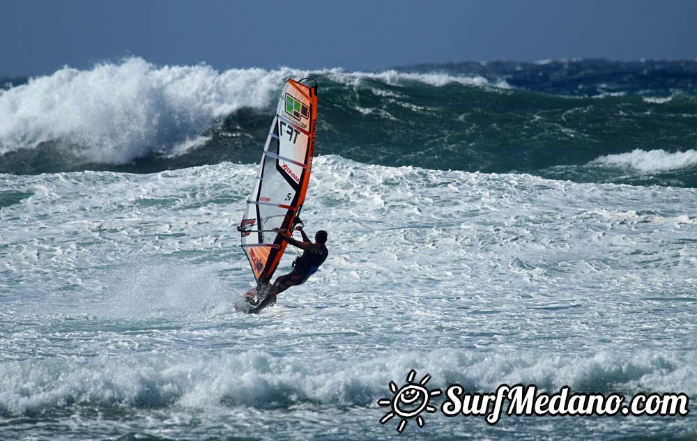 Mast high waves at Los Christianos with Alex Mussolini, Valter Scotto and others