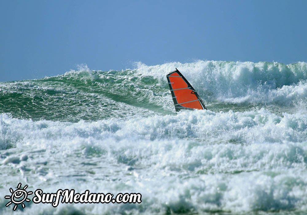 Mast high waves at Los Christianos with Alex Mussolini, Valter Scotto and others