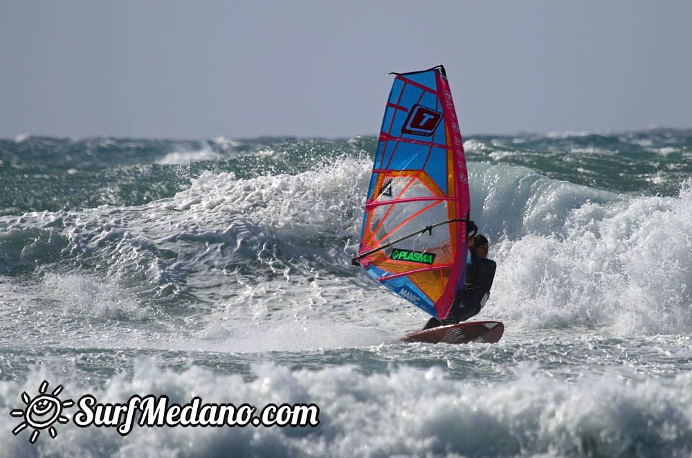 Mast high waves at Los Christianos with Alex Mussolini, Valter Scotto and others