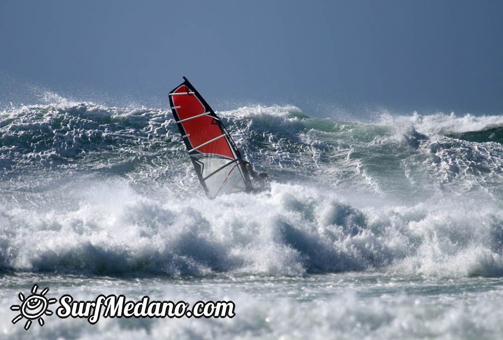 Mast high waves at Los Christianos with Alex Mussolini, Valter Scotto and others