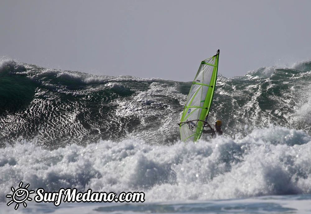 Mast high waves at Los Christianos with Alex Mussolini, Valter Scotto and others