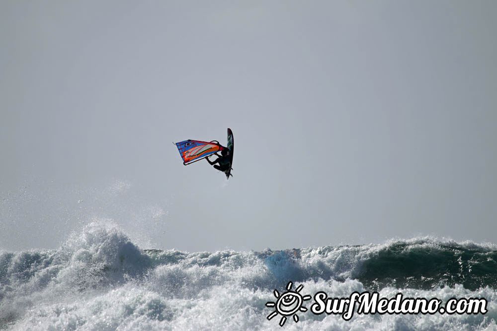 Mast high waves at Los Christianos with Alex Mussolini, Valter Scotto and others