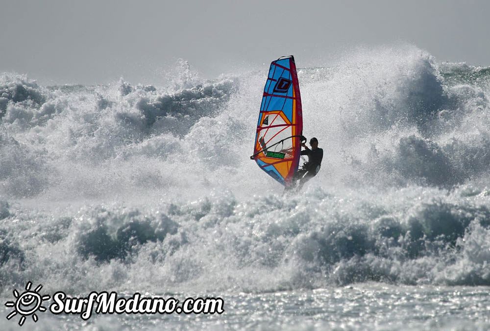 Mast high waves at Los Christianos with Alex Mussolini, Valter Scotto and others