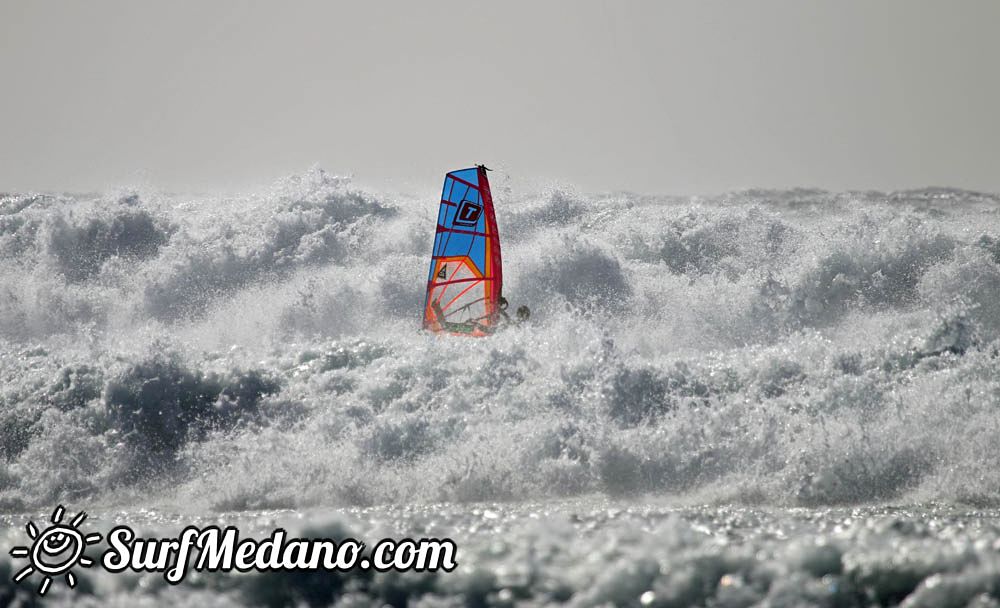 Mast high waves at Los Christianos with Alex Mussolini, Valter Scotto and others