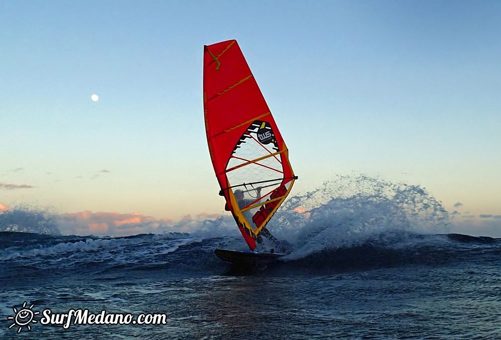 Sunset windsurfing at Harbour Wall in El Medano