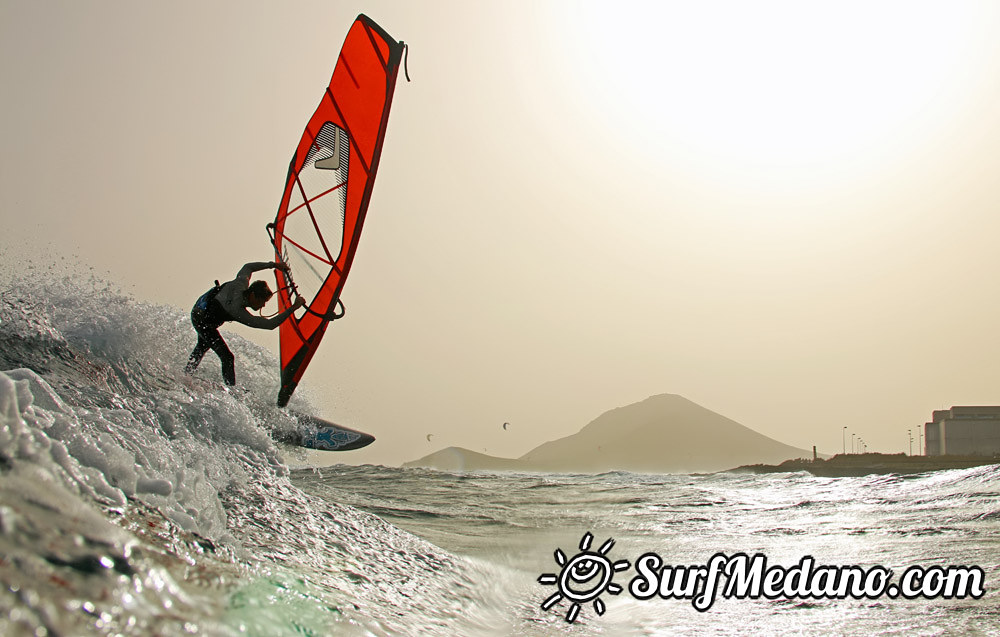 Ripping waves at El Cabezo in El Medano 10-01-2014