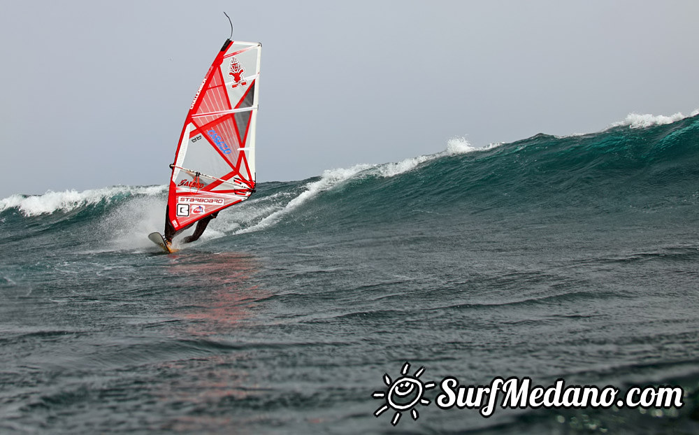 Ripping waves at El Cabezo in El Medano 11-01-2014