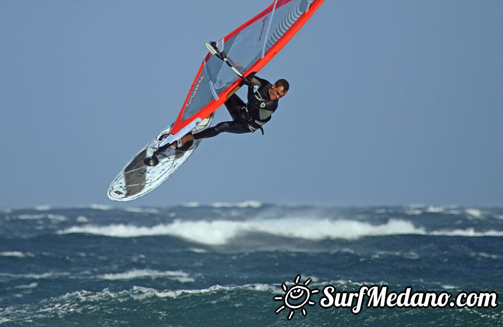 Windsurfing at El Cabezo with gusts up to 50 knots