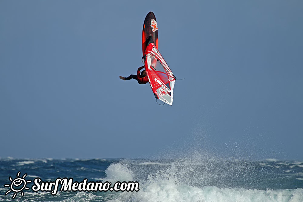 Windsurfing at El Cabezo with gusts up to 50 knots
