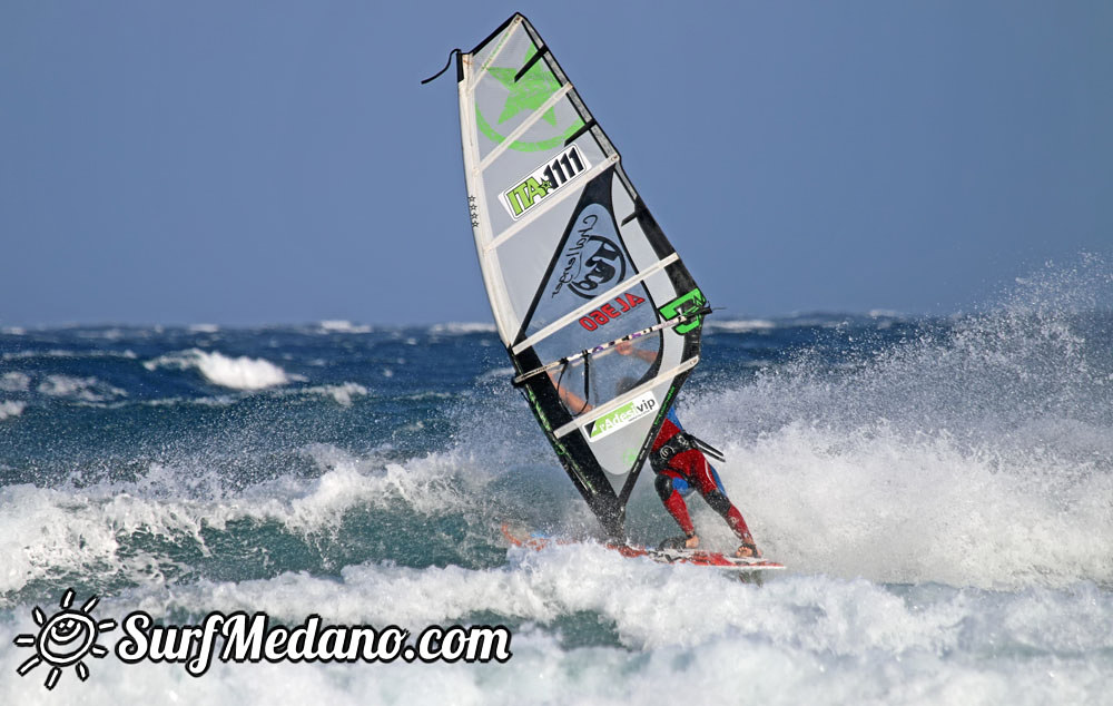 Windsurfing at El Cabezo with gusts up to 50 knots