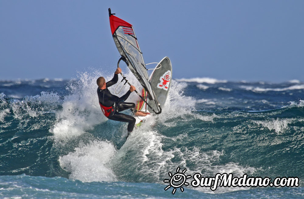 Windsurfing at El Cabezo with gusts up to 50 knots