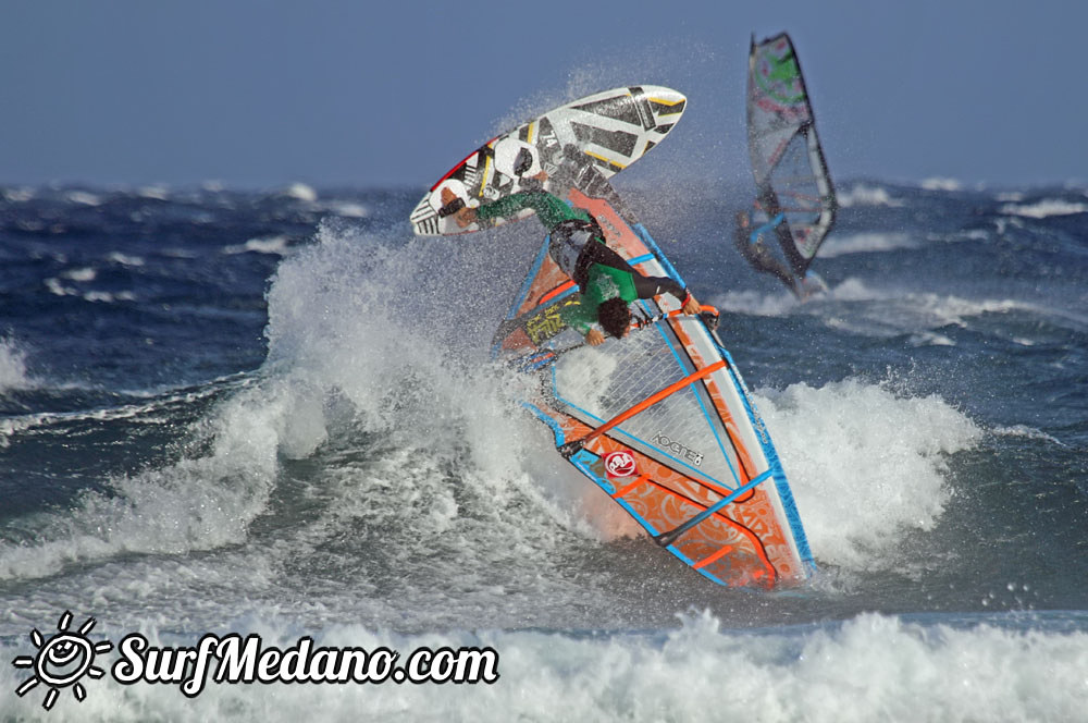 Windsurfing at El Cabezo with gusts up to 50 knots