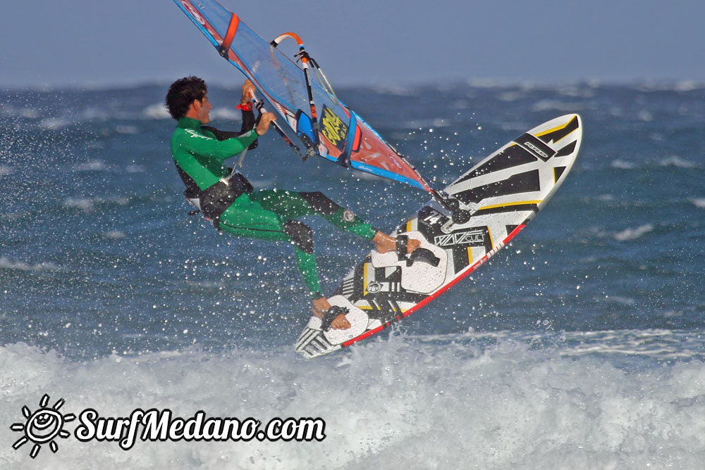 Windsurfing at El Cabezo with gusts up to 50 knots