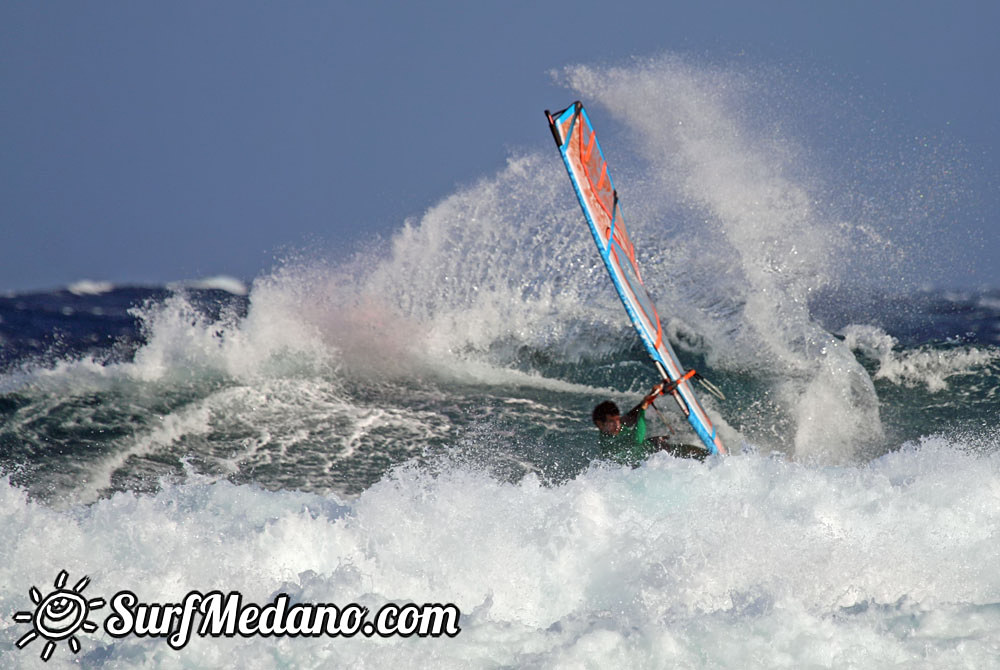 Windsurfing at El Cabezo with gusts up to 50 knots