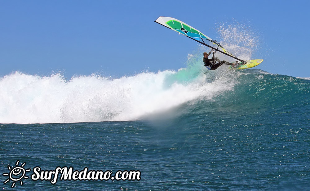 Windsurfing and kitesurfing at El Cabezo 21-05-2015