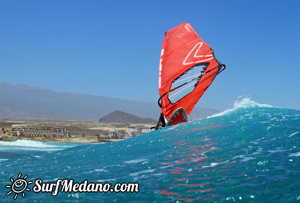 Windsurfing and kitesurfing at El Cabezo 21-05-2015