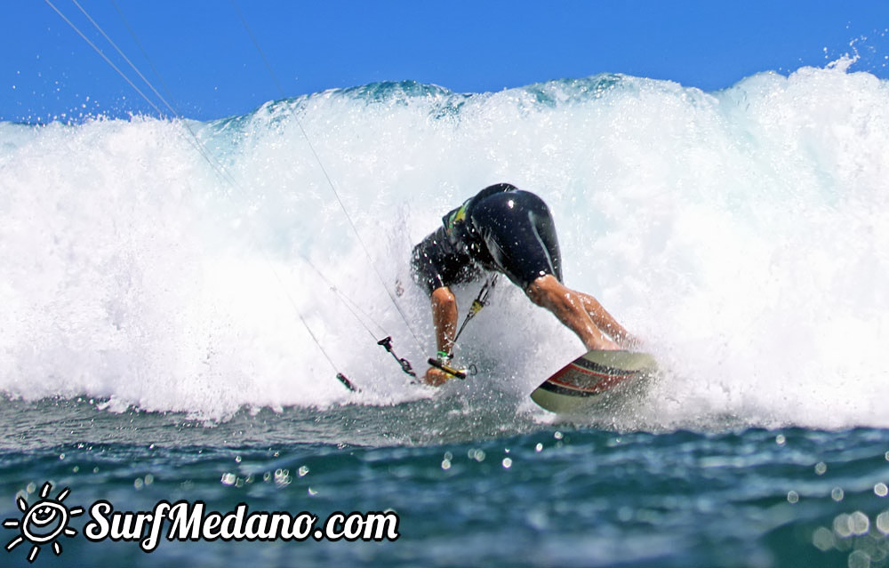 Windsurfing and kitesurfing at El Cabezo 21-05-2015