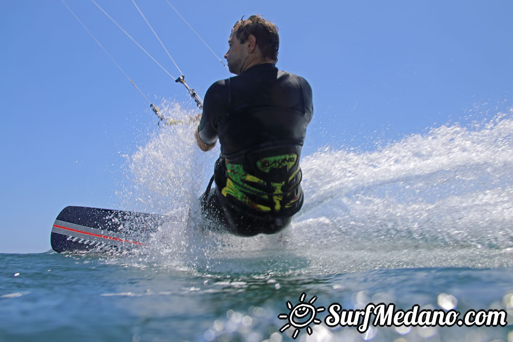 Windsurfing and kitesurfing at El Cabezo 21-05-2015