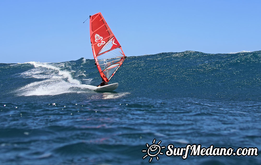 Windsurfing and kitesurfing at El Cabezo 21-05-2015