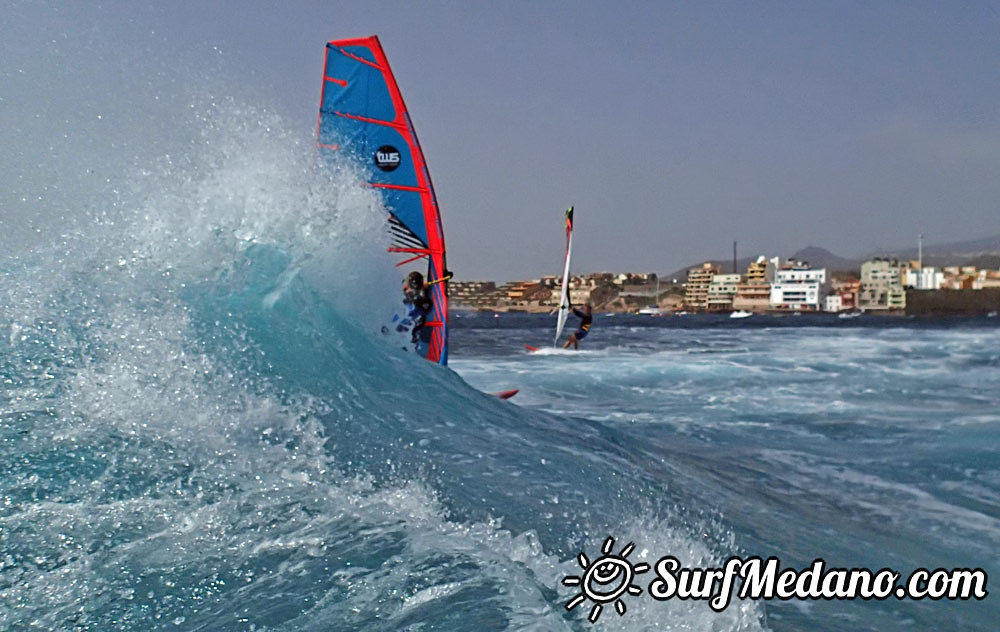 Hawaii at Harbour Wall in El Medano 12-11-2015