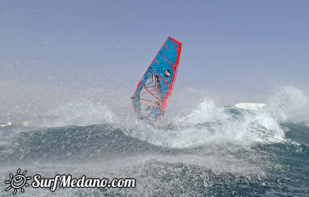 Hawaii at Harbour Wall in El Medano 12-11-2015