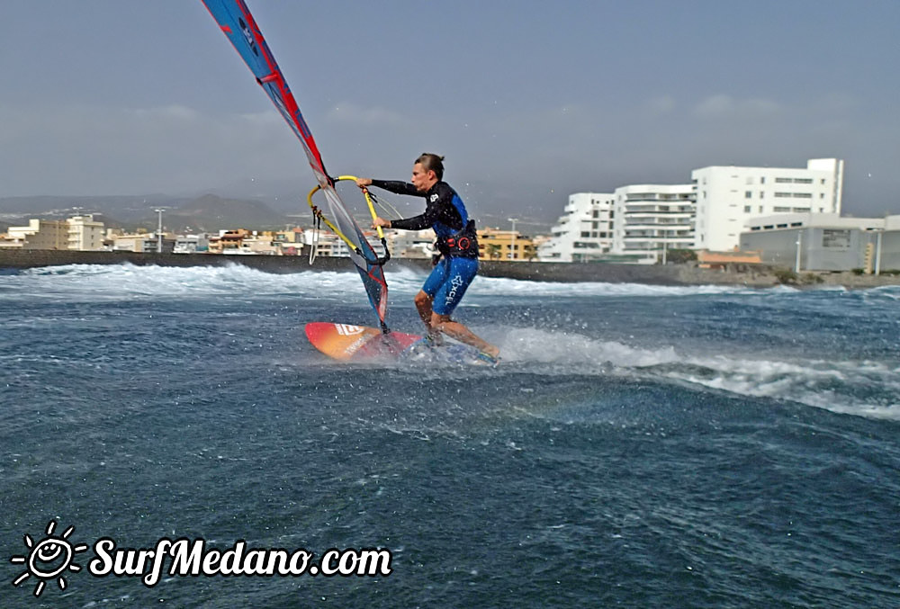 Hawaii at Harbour Wall in El Medano 12-11-2015
