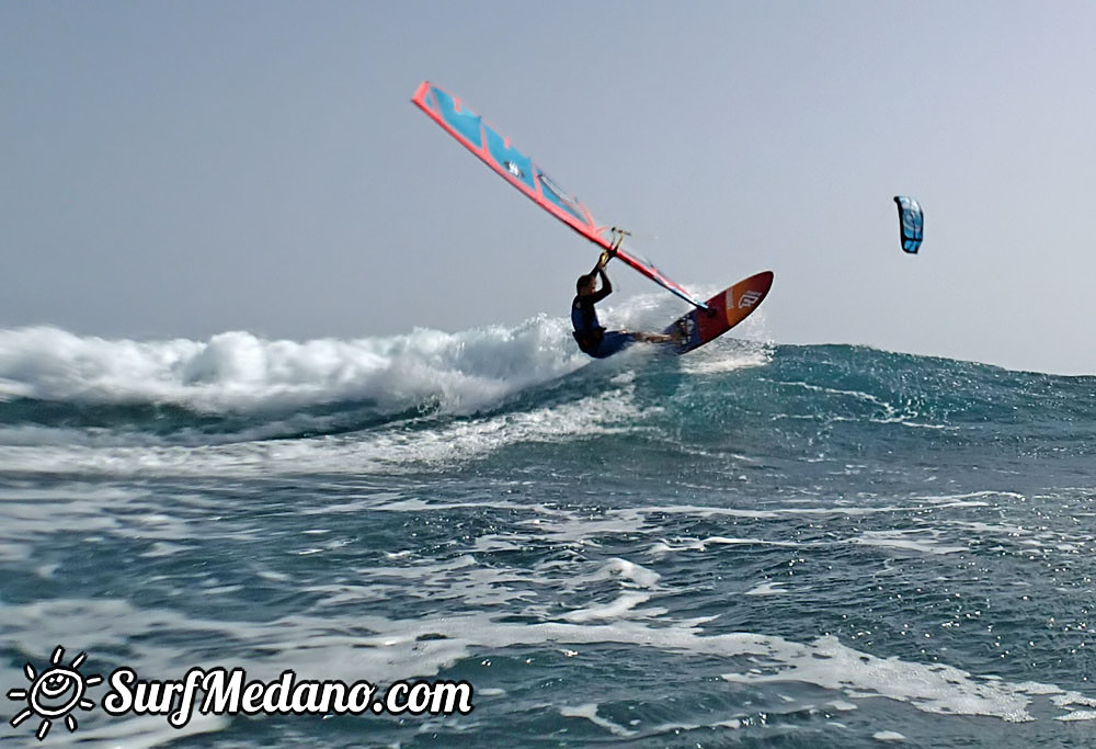 Hawaii at Harbour Wall in El Medano 12-11-2015