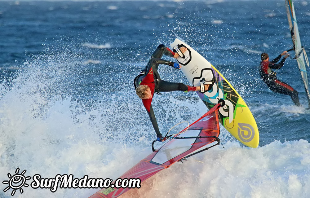 Wave windsurfing at El Cabezo in El Medano 19-11-2015