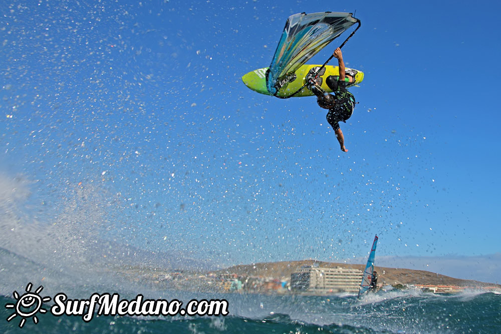 Sun, wind and fun at El Cabezo in El Medano 23-11-2015  