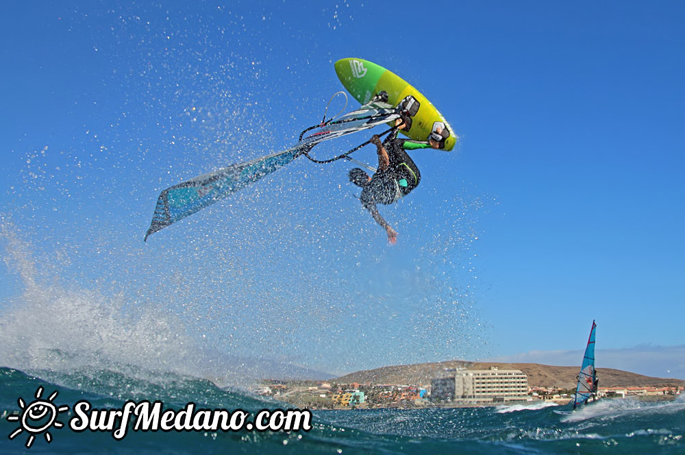 Sun, wind and fun at El Cabezo in El Medano 23-11-2015  