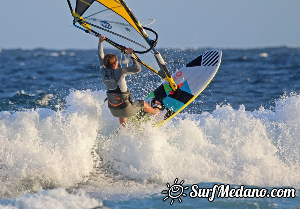 Windsurfing at Harbour Wall aka Muelle in El Medano 26-11-2015  