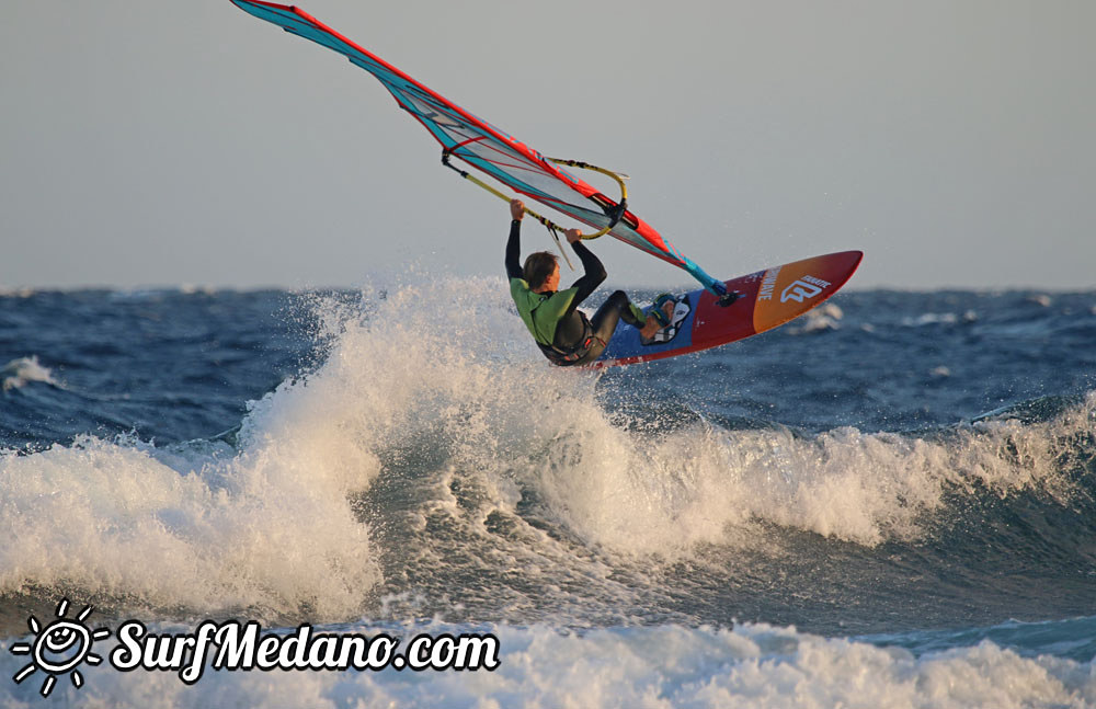 Windsurfing at Harbour Wall aka Muelle in El Medano 26-11-2015  