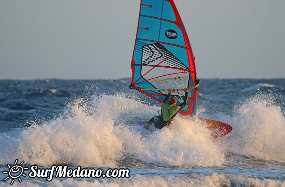 Windsurfing at Harbour Wall aka Muelle in El Medano 26-11-2015  