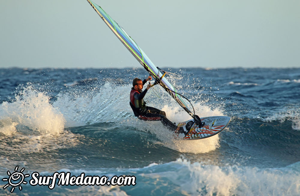 Windsurfing at Harbour Wall aka Muelle in El Medano 26-11-2015  