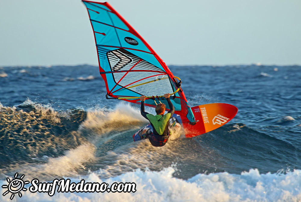 Windsurfing at Harbour Wall aka Muelle in El Medano 26-11-2015  