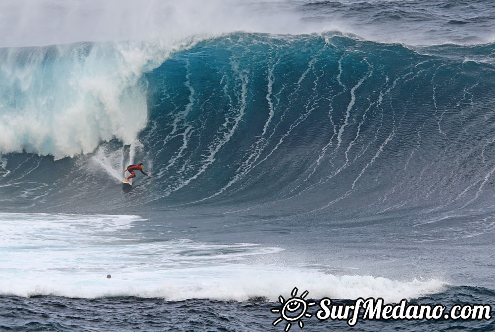 BIG XXL Wave Surfing North Tenerife Tenerife