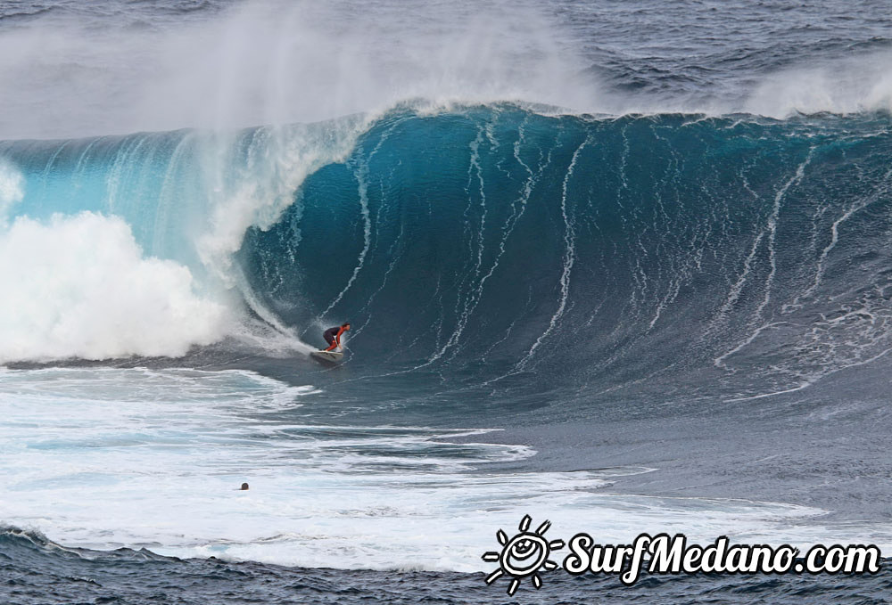 BIG XXL Wave Surfing North Tenerife Tenerife